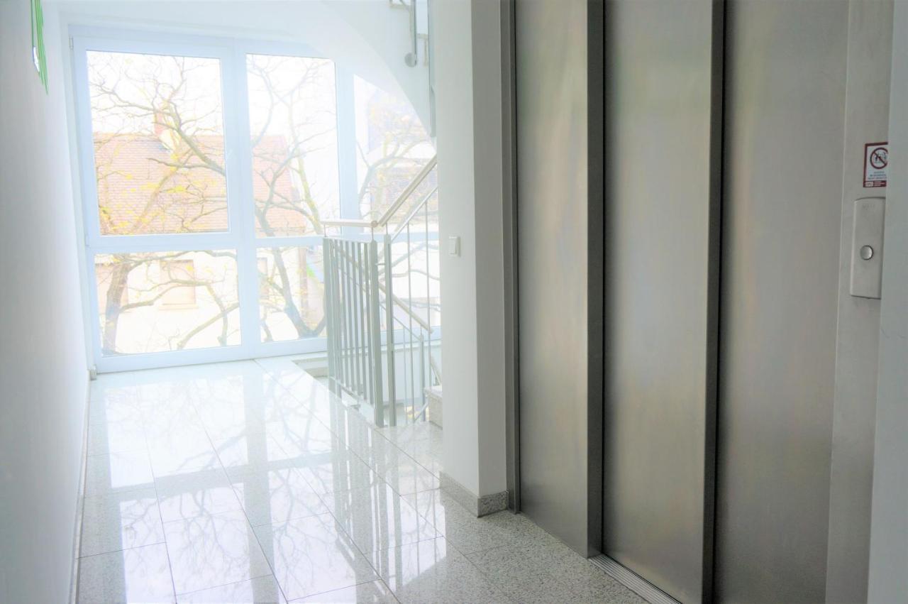 Mein Apartment, Stars Mit Balkon Und Klima Fuer Bis Zu 4 Personen 프랑켄탈 외부 사진