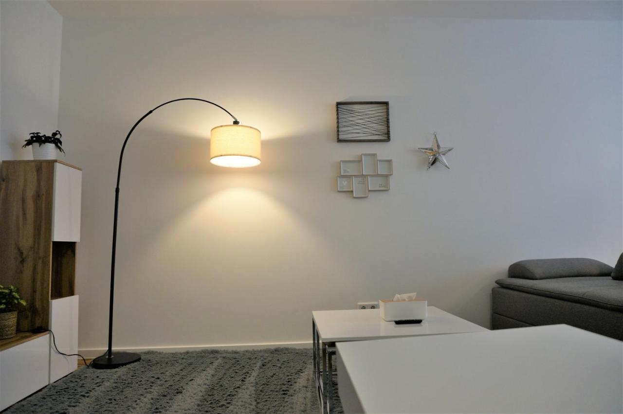 Mein Apartment, Stars Mit Balkon Und Klima Fuer Bis Zu 4 Personen 프랑켄탈 외부 사진